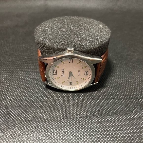 Men’s Watch EIGER E-Z Read Dial Watch Brown Leather Bracelet Vintage Wristwatch - Picture 8 of 8